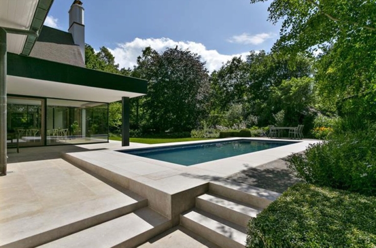 villa de luxe avec piscine off market suisse